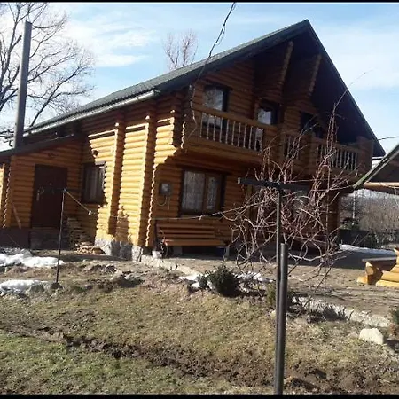 Затишне Гніздечко 게스트하우스 *